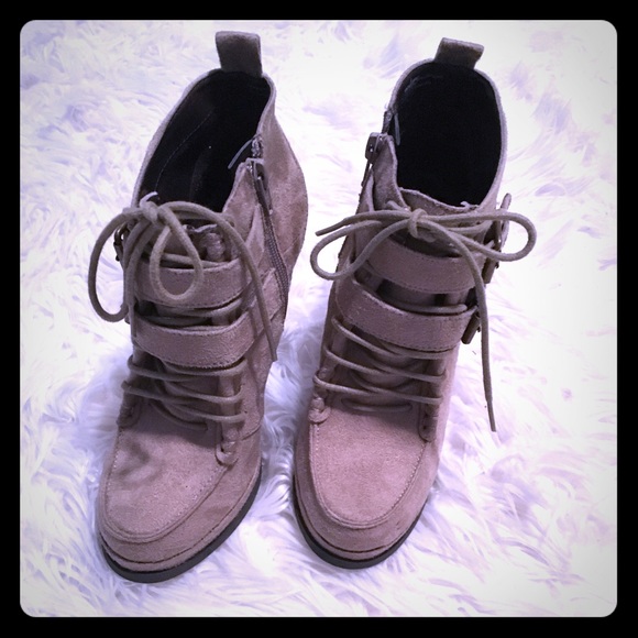 Mossimo heeled bootie