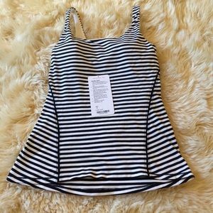 Lululemon tank never worn