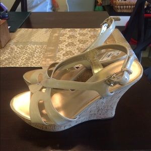 Guess ivory wedge heels