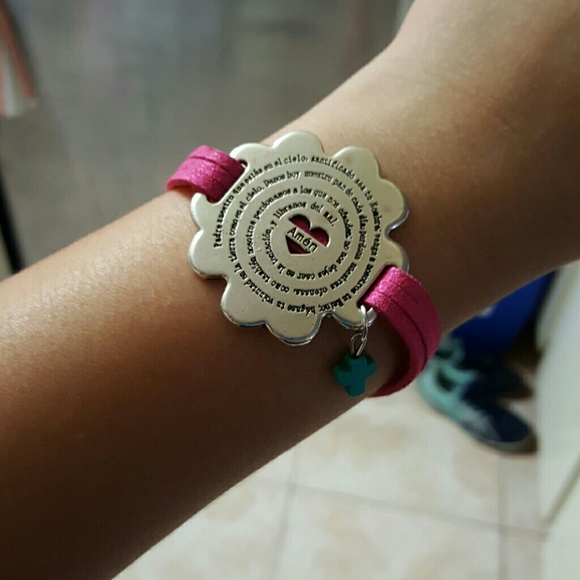 Hand Made Bracelet - Picture 2 of 2