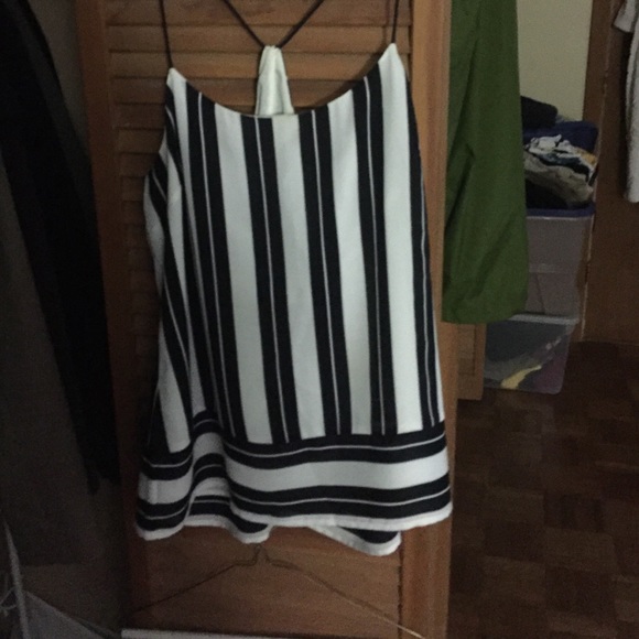 Banana Republic Tops - Banana Republic White & Navy tank