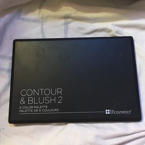 Contour and blush pallette