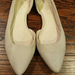 Beige Aldo flats in good condition
