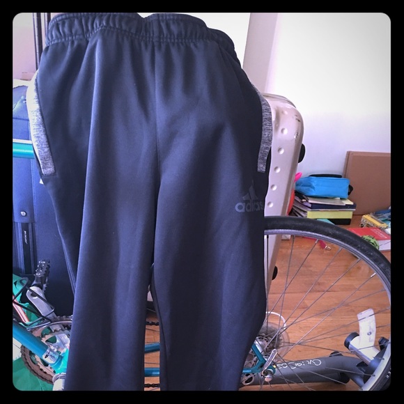 Styling sweatpants - Picture 1 of 3