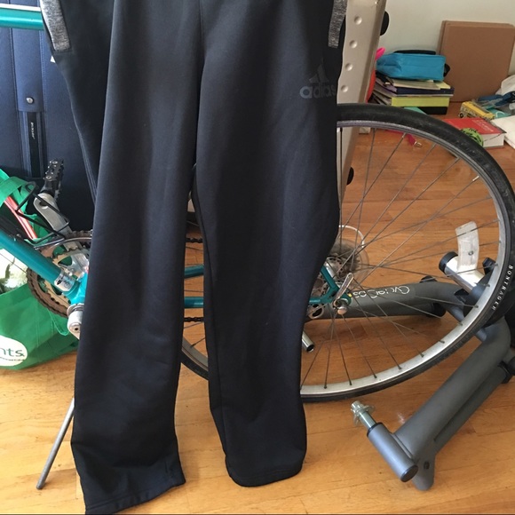 Styling sweatpants - Picture 2 of 3