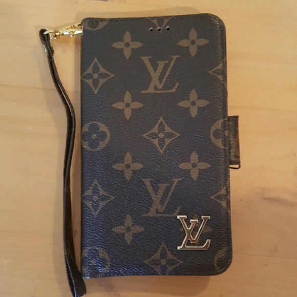 Imitation Louis Vuitton Wristlet
