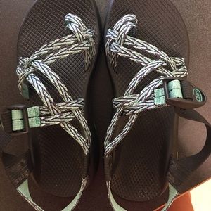 Size 8 women's chacos
