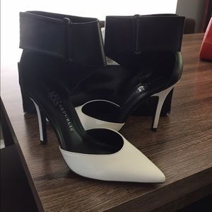 Rock & Republic Heels!!!