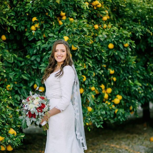 Meet your Posher, Taylor - Picture 1 of 2