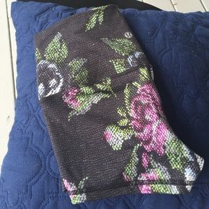 Lululemon Athletica Boogie Short (Roll down)