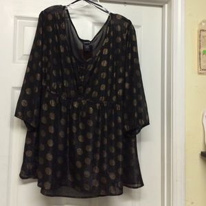 Torrid 3x Top black and Gold