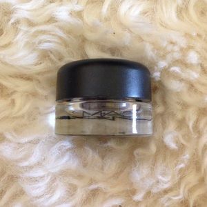 MAC Deliciously Rich Fluidline