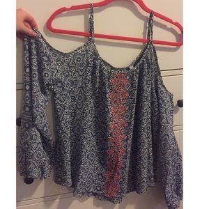 Off the shoulder long sleeve boho shirt