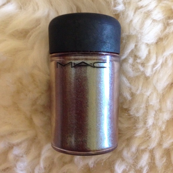 MAC Blue Brown Pigment