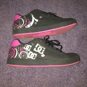 DC skateboard shoes
