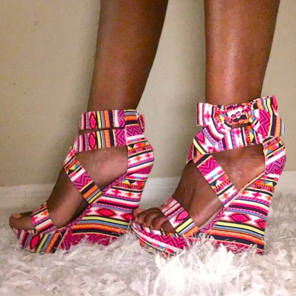 🎀Tribal Print Bow Wedge🎀