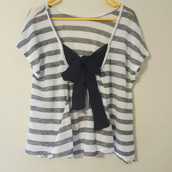 Bow-back flow blouse NWT - Picture 2 of 4