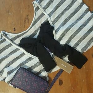 Bow-back flow blouse NWT