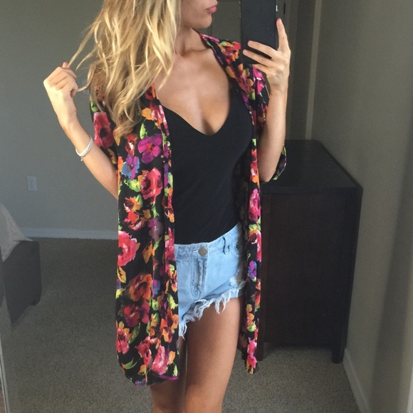 {Last One}-Black Floral Kimono- - Picture 2 of 4