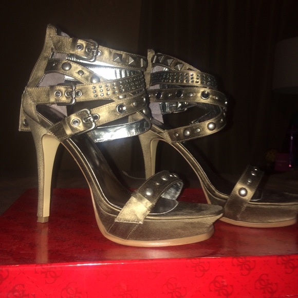 NIB Guess heels. Size 6