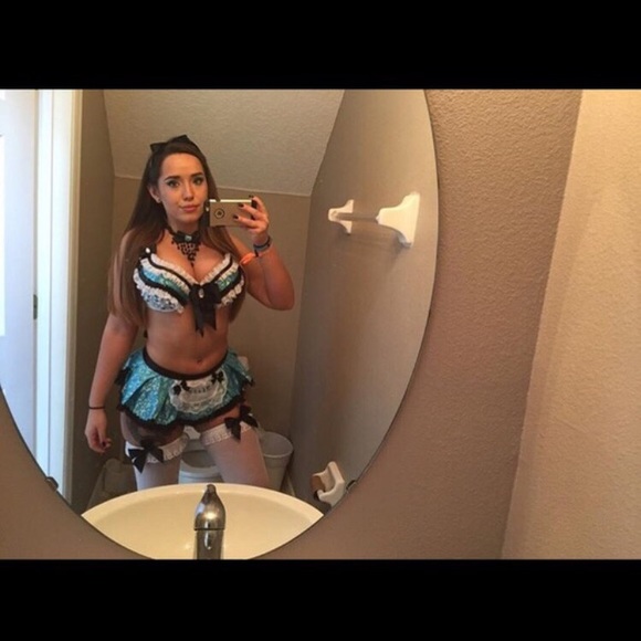 Selling entire Alice in wonderland outfit