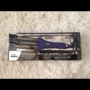 ION TITANIUM TRIPLE BARREL WAVER