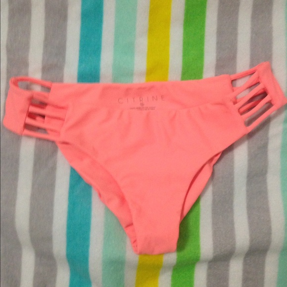 NWOT citrine bottoms