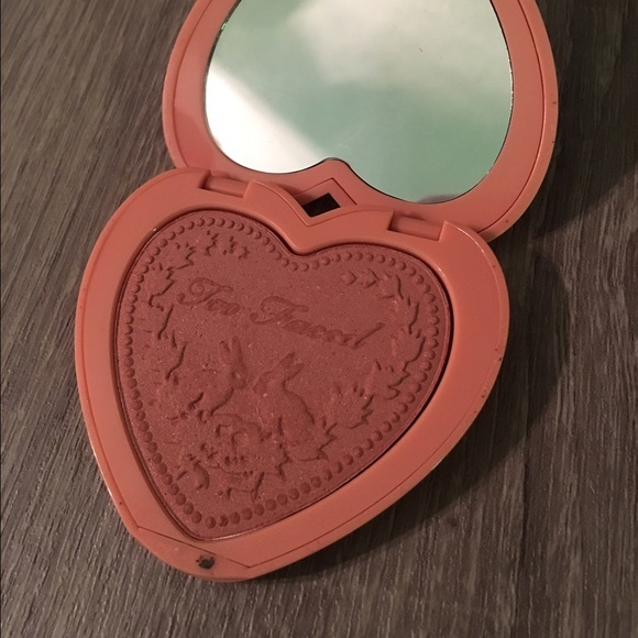 TOO FACED love flush blush in color "baby love"