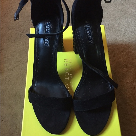 Kenneth Cole Reaction - Strappy Sandal Size 9.5