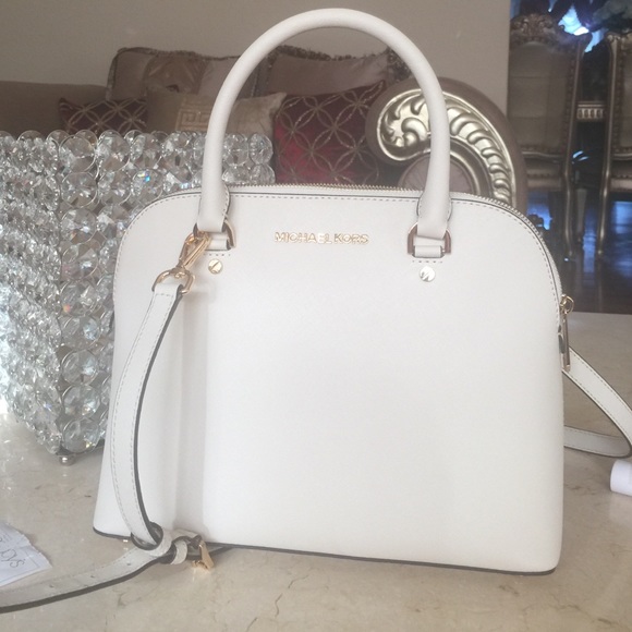 Michael Kors Handbags - Gorgeous Michael kors Cindy dome bag