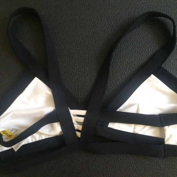Black & White Reversible Ripcurl Bikini Top - Picture 2 of 4