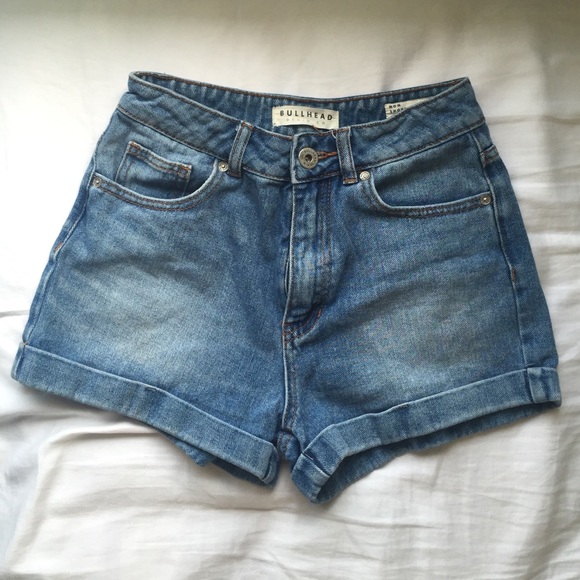 Bullhead Mom short