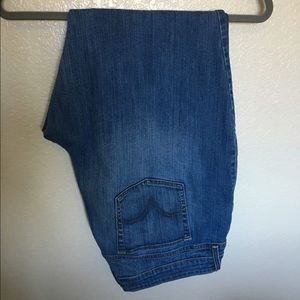 Plus size Levi's denim jeans.
