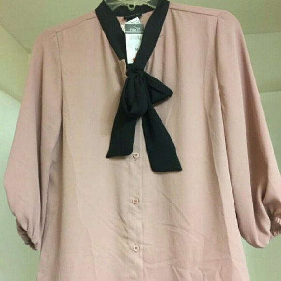 Blush Button down