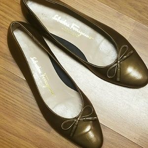Salvatore Ferragamo bronze/gold ballet flats
