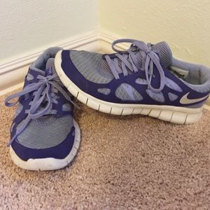 purple Nike free run 2