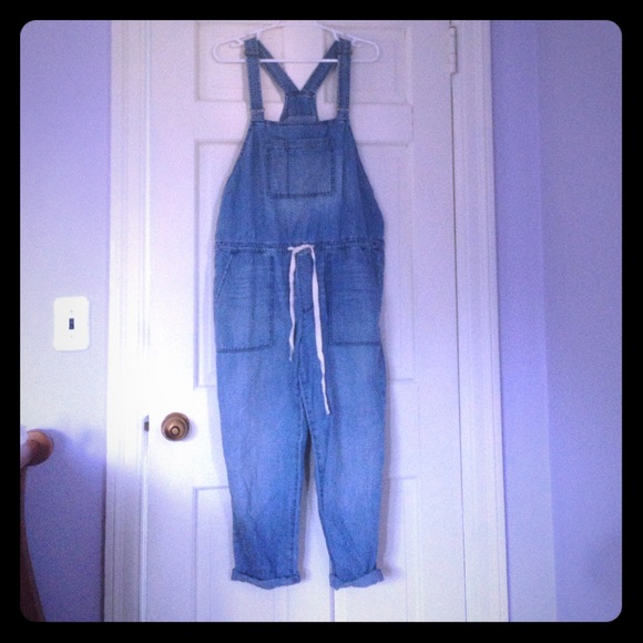 Cute jeans overalls!