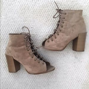 Knock off Jeffrey Campbell's