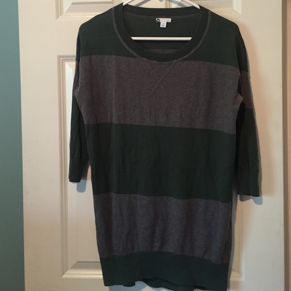 Grey and green top
