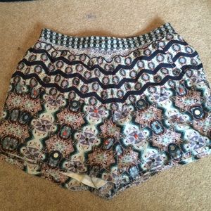 Kendall & Kylie patterned soft shorts