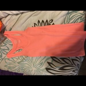peach tank top