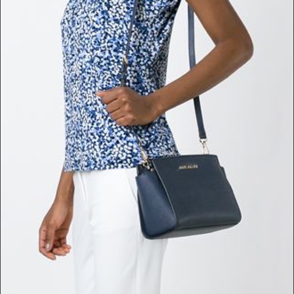 ✨Michael Kors✨ Selma Saffiano Leather Crossbody - Picture 2 of 4