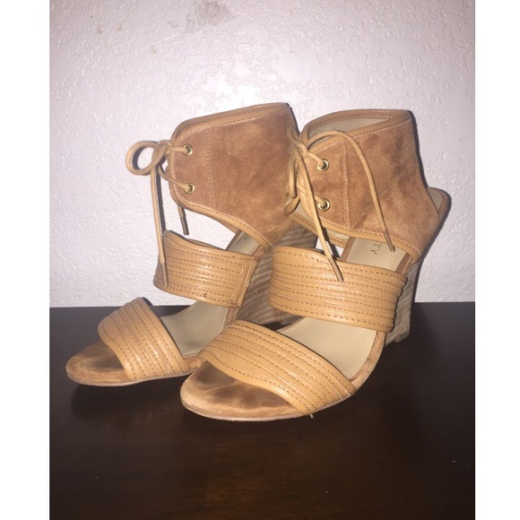 💫 Sole society lace wedges