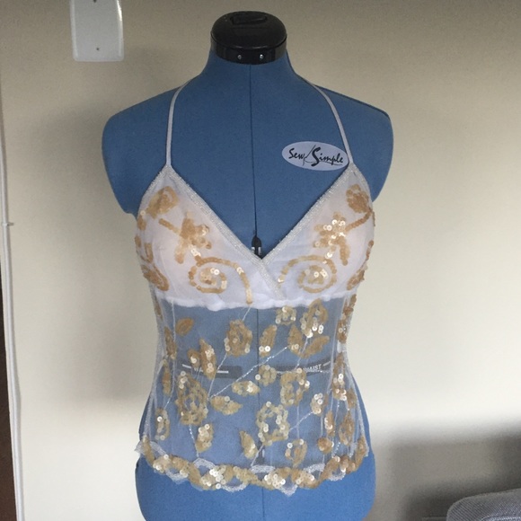 White crop top with sequence