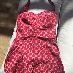 Super cute, very flattering cotton top