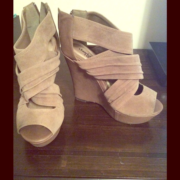SOLD!!!!Taupe suede wedges