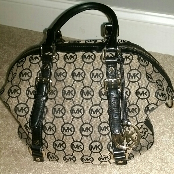 Michael Kors Signature MK Medium Satchel, Black