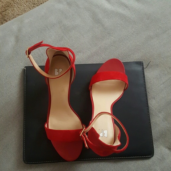 Heels - Picture 2 of 4