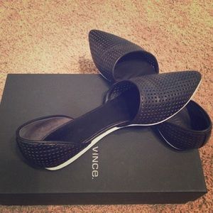 🎉host pick🎉Vince Perforated Nina d'Orsay flats