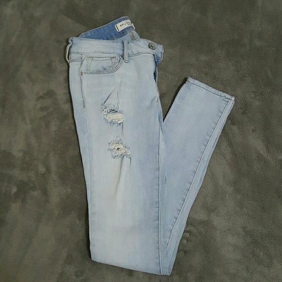 Bullhead Black skinniest distressed jeans size 3